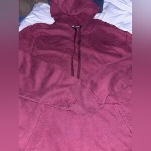 tek gear maroon pullover hoodie with drawstring